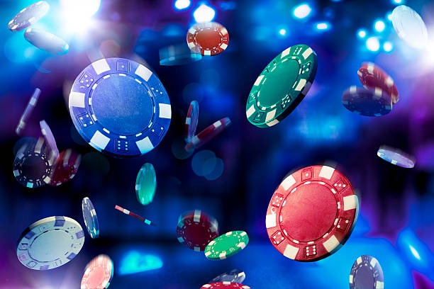Mobile phone showing Medusa II bet interface on telaga app with spin button and payout table
